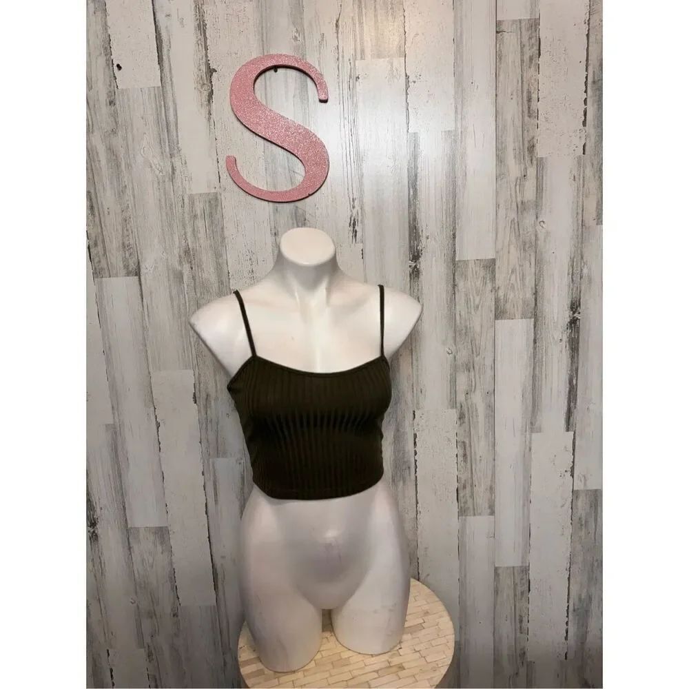 Green tank top size small